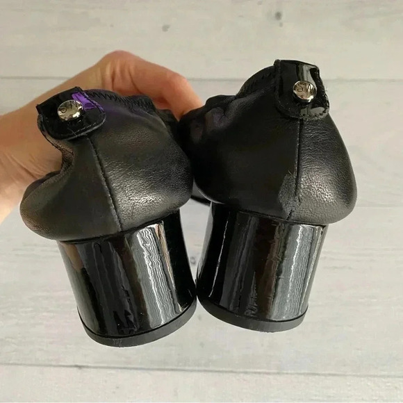 Stuart Weitzman Black Leather Comfy Chunky Heel Patent Bow Cap Toe Pumps Sz 8 - Picture 6 of 7